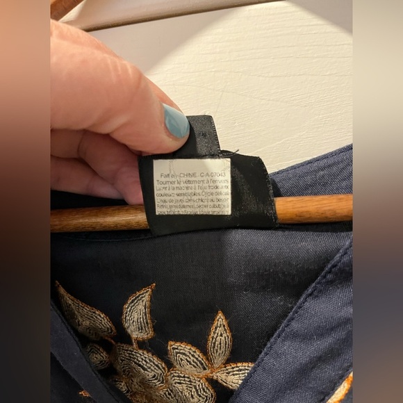 Embroidered Navy Floral Dress – ECI New York (Size 14) - Picture 7 of 12